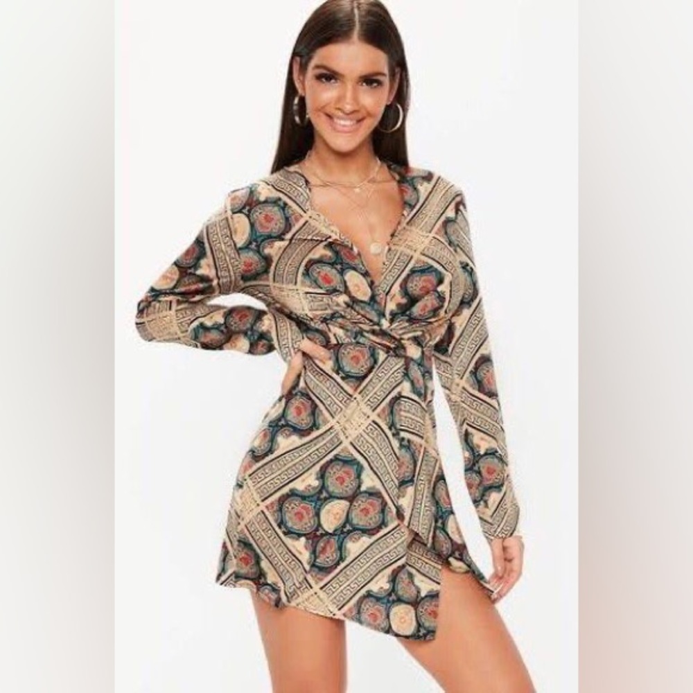 MISSGUIDED TWIST FRONT DRESS - Size 2